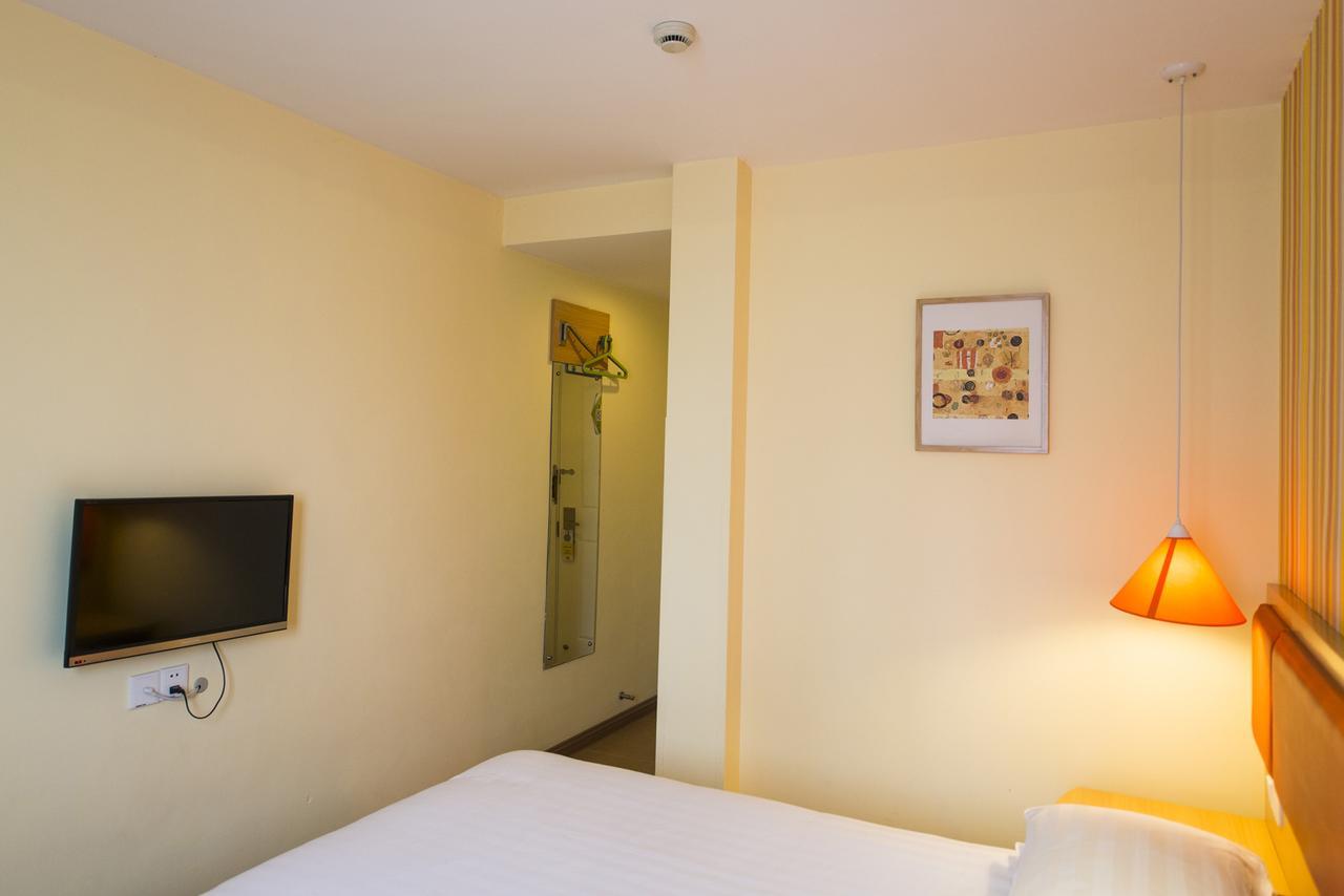 Home Inn Shanghai Hongqiao Terminal Jinshajiang Road Changfeng المظهر الخارجي الصورة